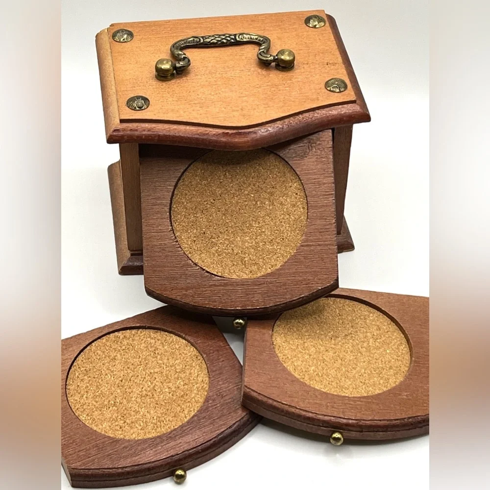 Vintage Chest Box w/Metal Handle 8 Wood Cork Coasters 5x3.5x4 in